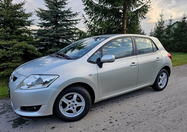 Toyota Auris cena 19900 przebieg: 209000, rok produkcji 2009 z Chełmża małe 191